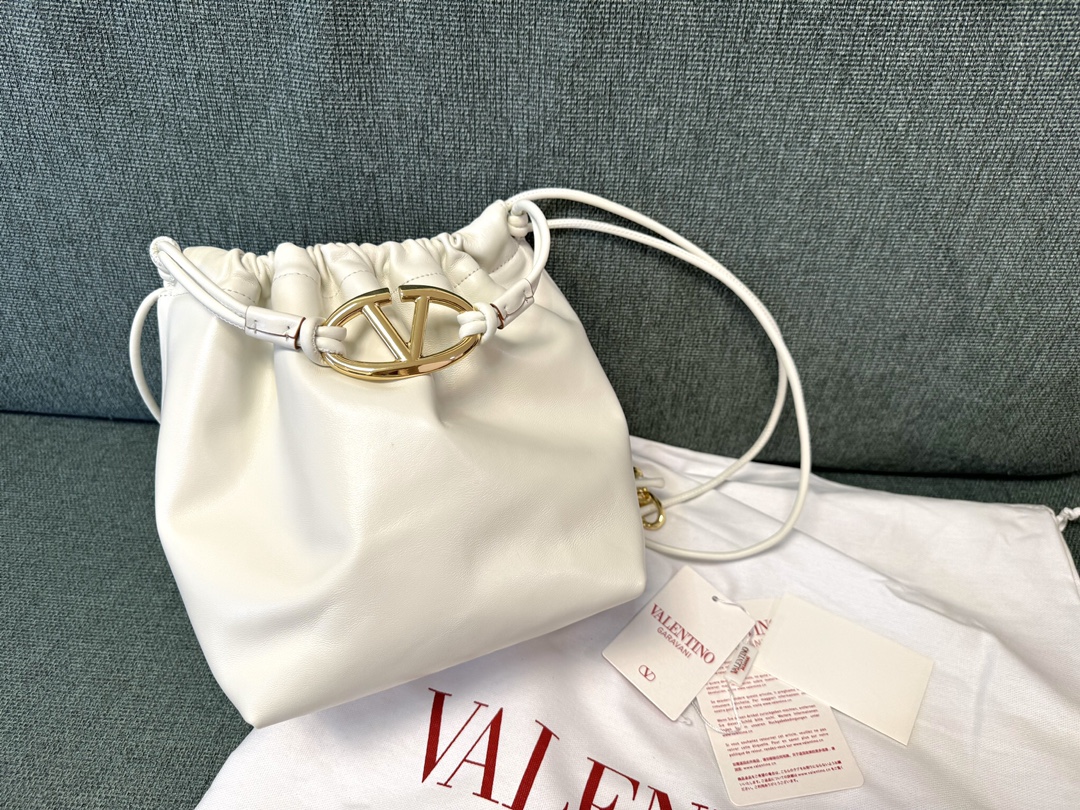 Valentino Garavani Vlogo Pouf Bag-23x19x14CM