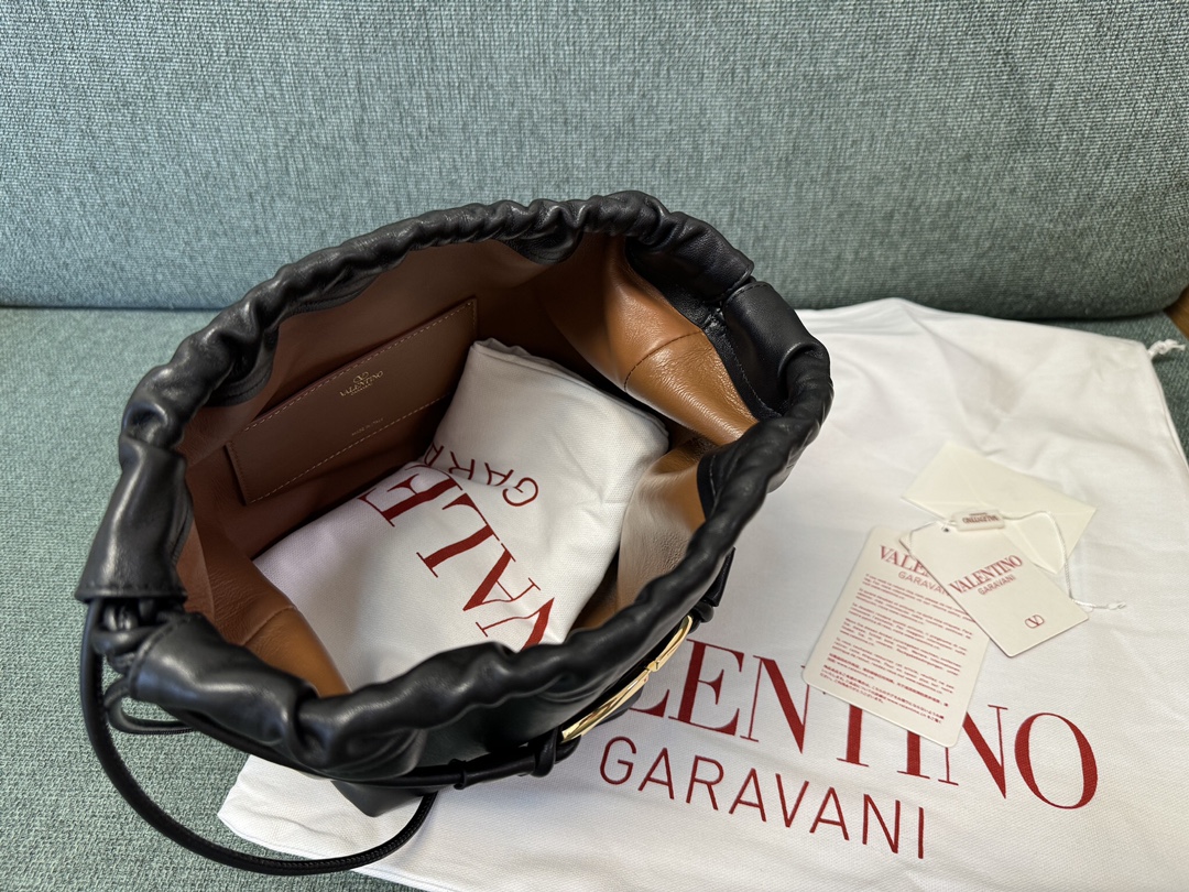 Valentino Garavani Vlogo Pouf Bag-23x19x14CM