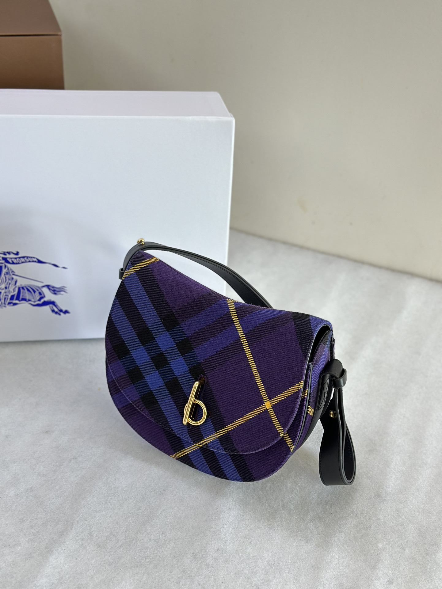 B**rry rocking horse bag-26 x 9.5 x 20.5cm