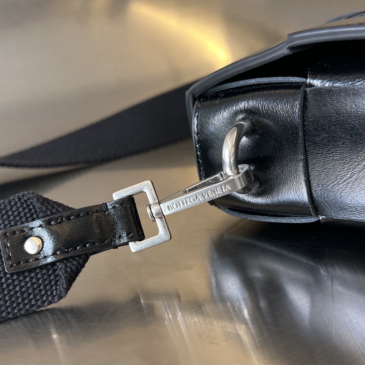 bo*te*ga Ve*ne*ta crossbody bag-23x15x5cm