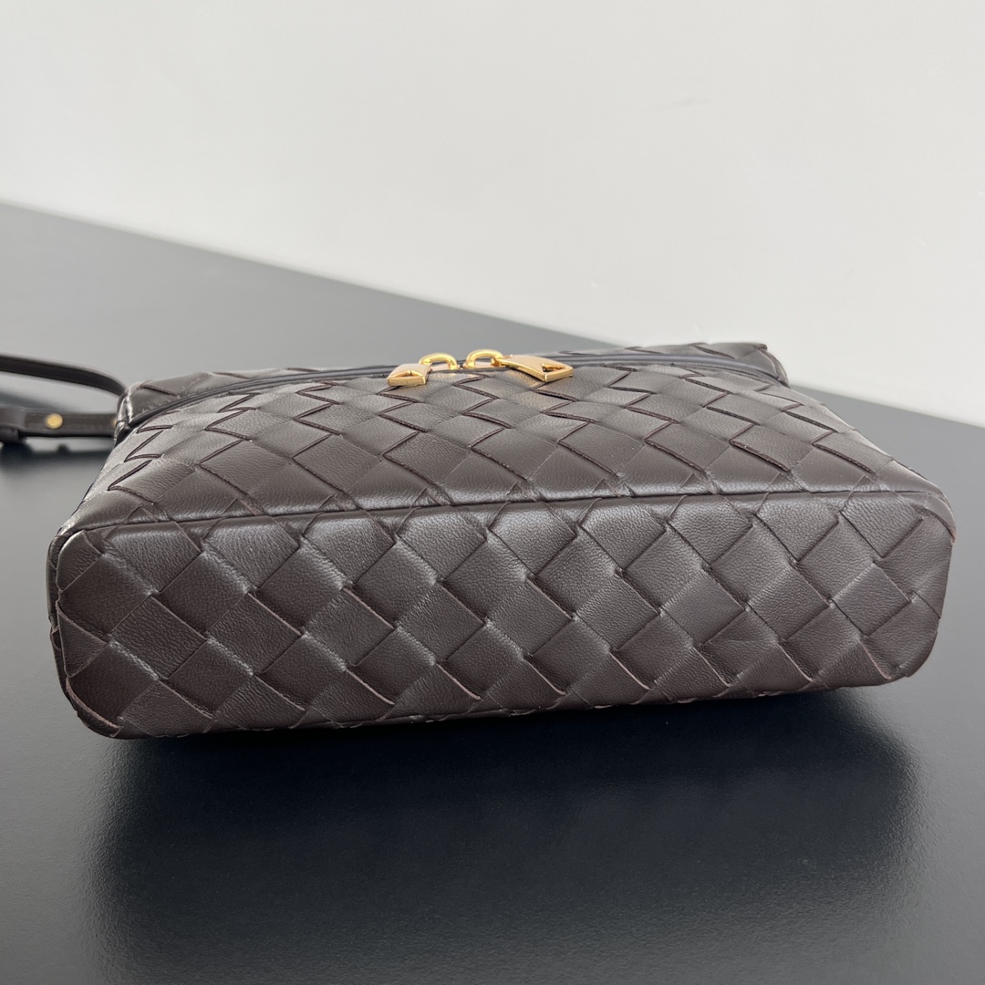bo*te*ga Ve*ne*ta vanity case bag-22x12.5x5cm