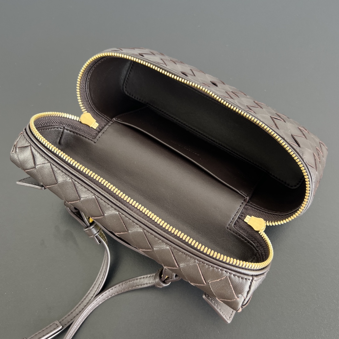 bo*te*ga Ve*ne*ta vanity case bag-22x12.5x5cm