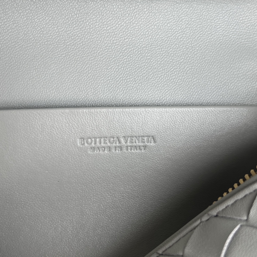 bo*te*ga Ve*ne*ta vanity case bag-22x12.5x5cm
