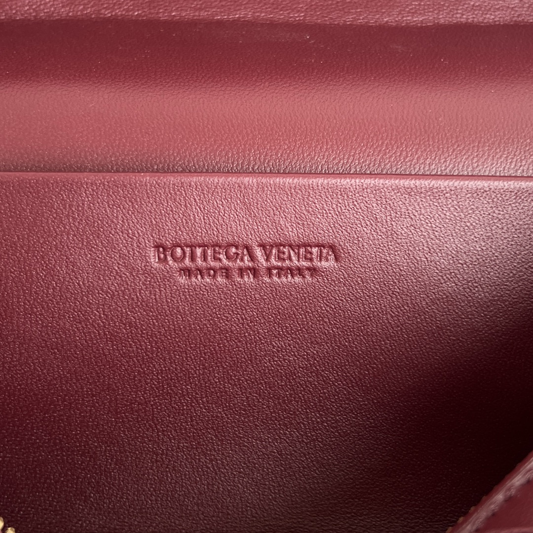 bo*te*ga Ve*ne*ta vanity case bag-22x12.5x5cm