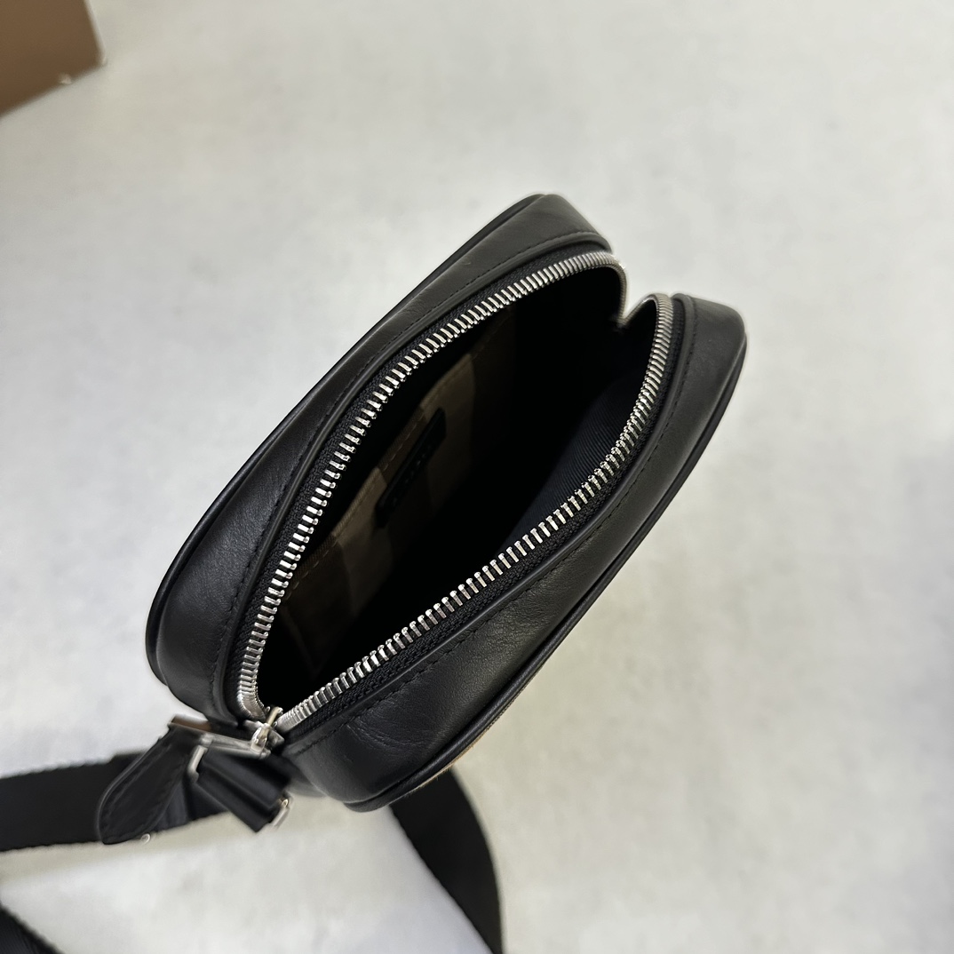 B**rry messenger & shoulder bags-23×17×6cm