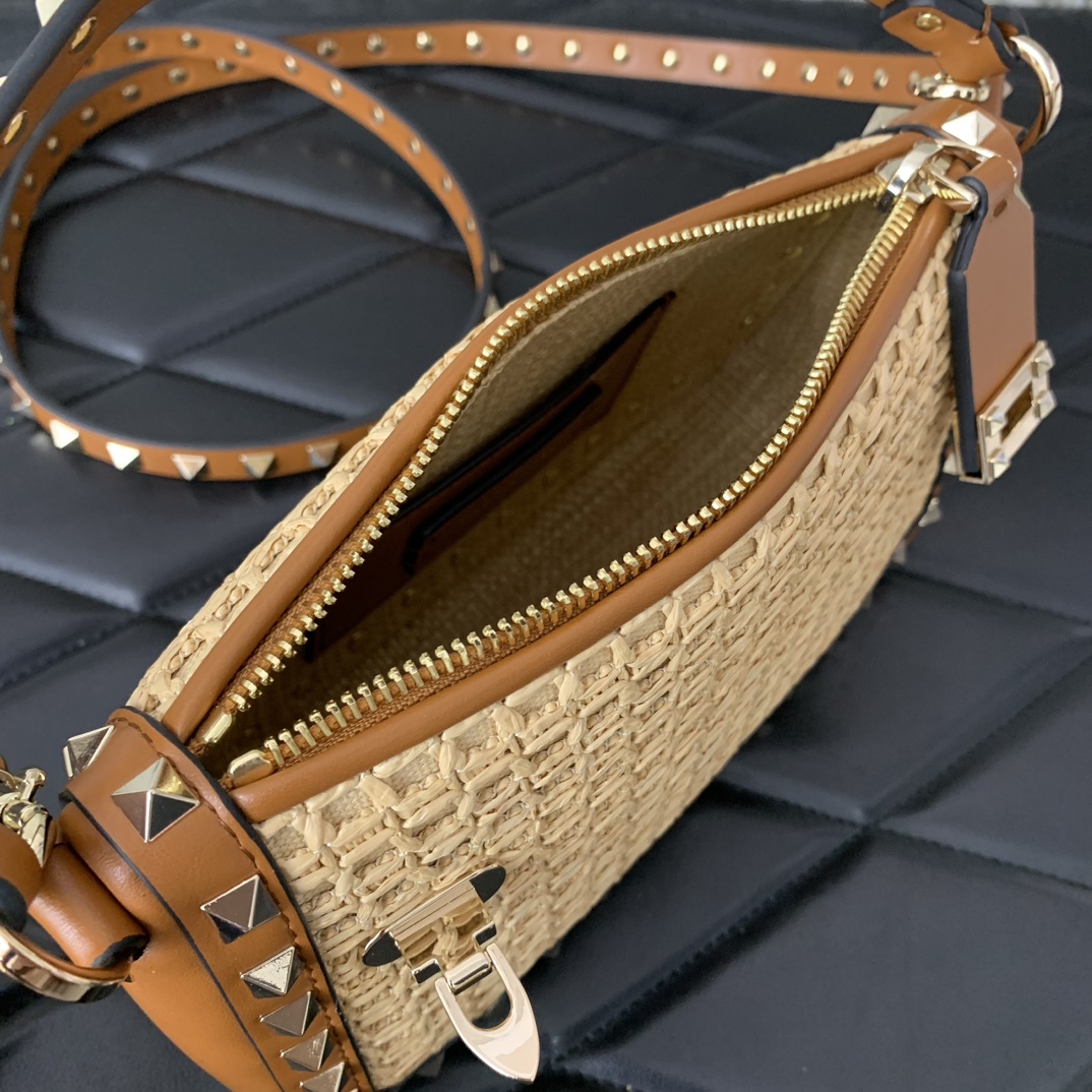 Valentino Rockstud Raffia Bag-19*13*7CM