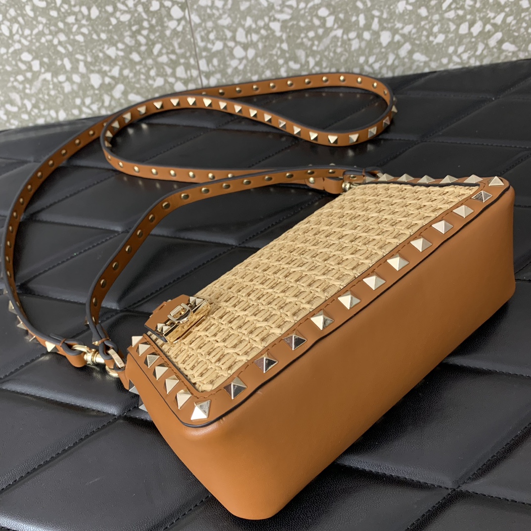 Valentino Rockstud Raffia Bag-19*13*7CM