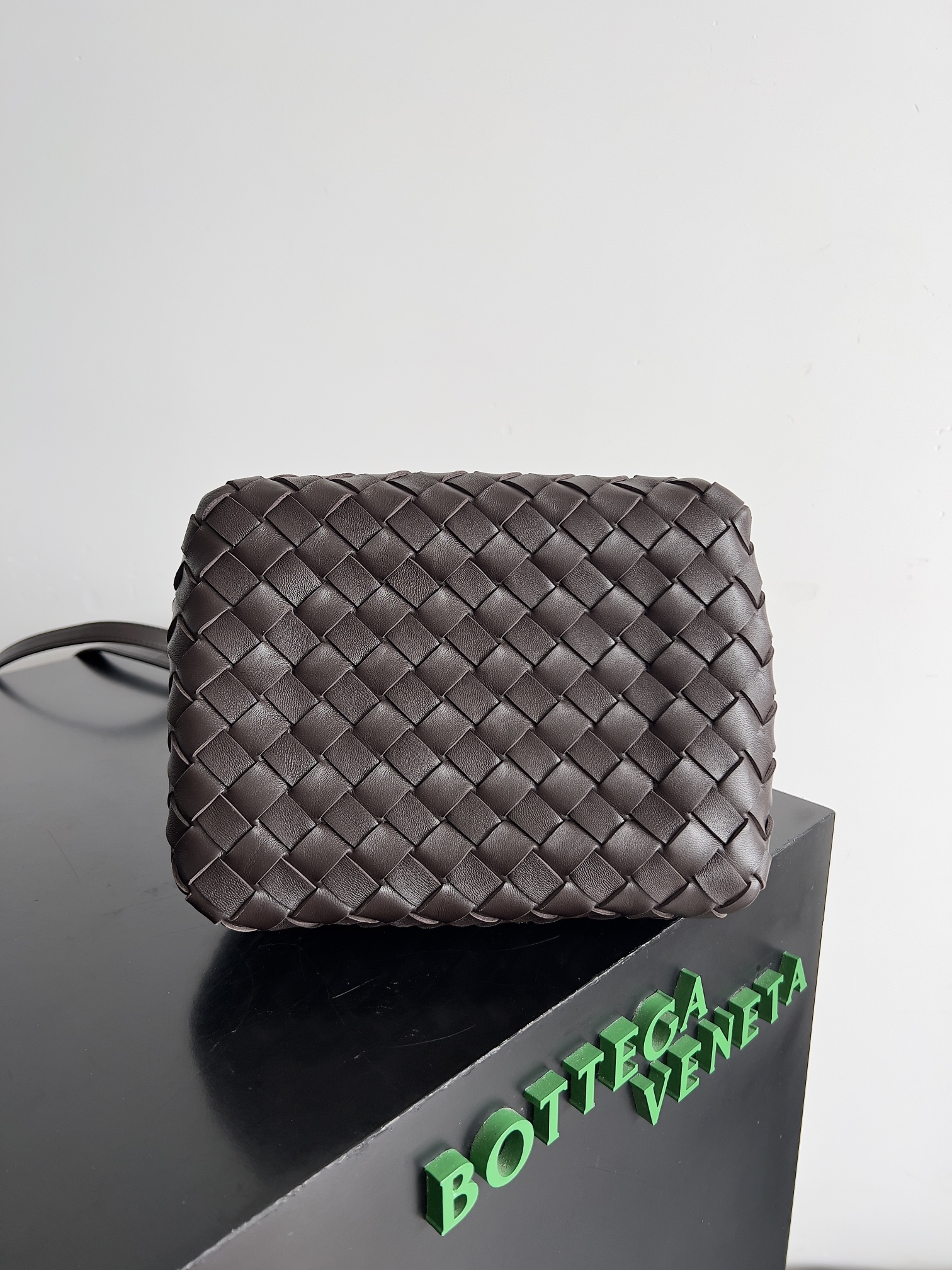 bo*te*ga Ve*ne*ta andiamo parachute tote-21*17*16.5cm