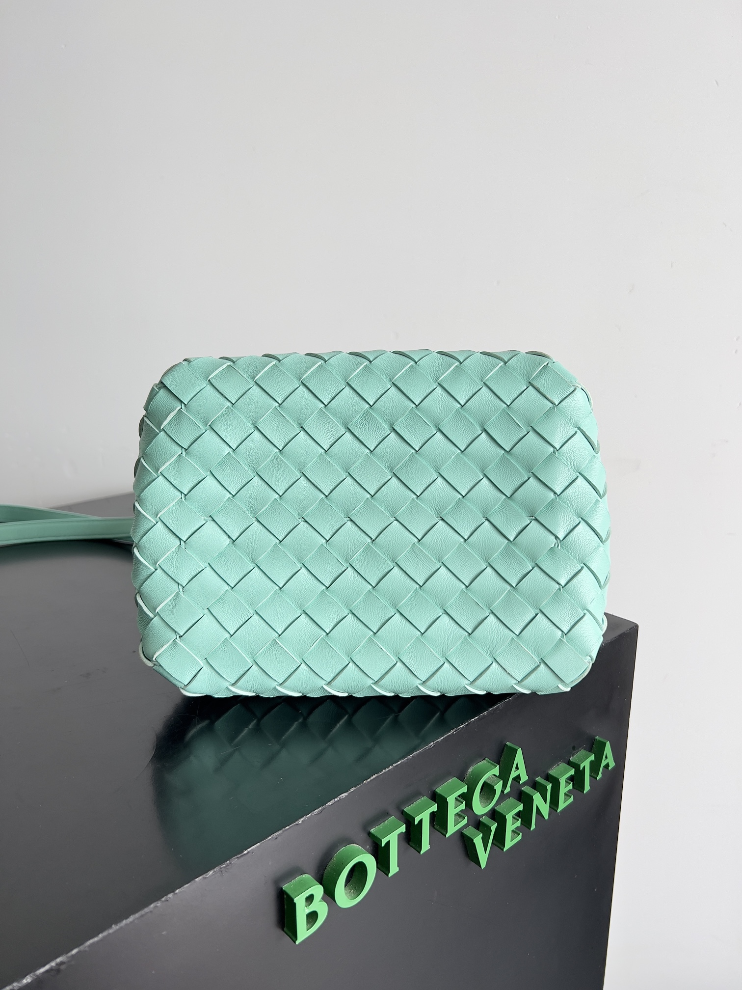 bo*te*ga Ve*ne*ta andiamo parachute tote-21*17*16.5cm