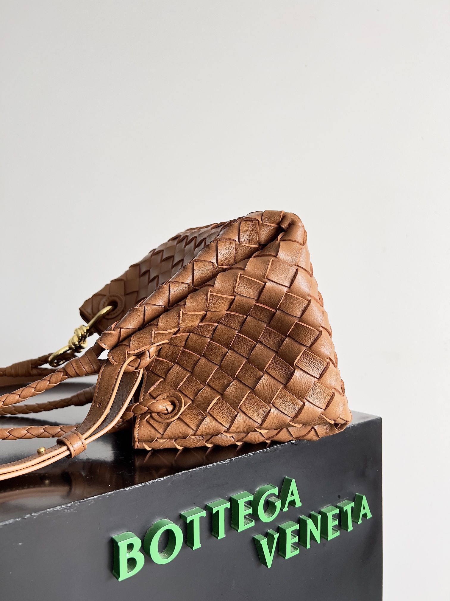 bo*te*ga Ve*ne*ta andiamo parachute tote-21*17*16.5cm