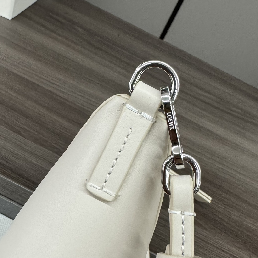 L0ew* puzzle fold pouch-23*6.5*15.5cm