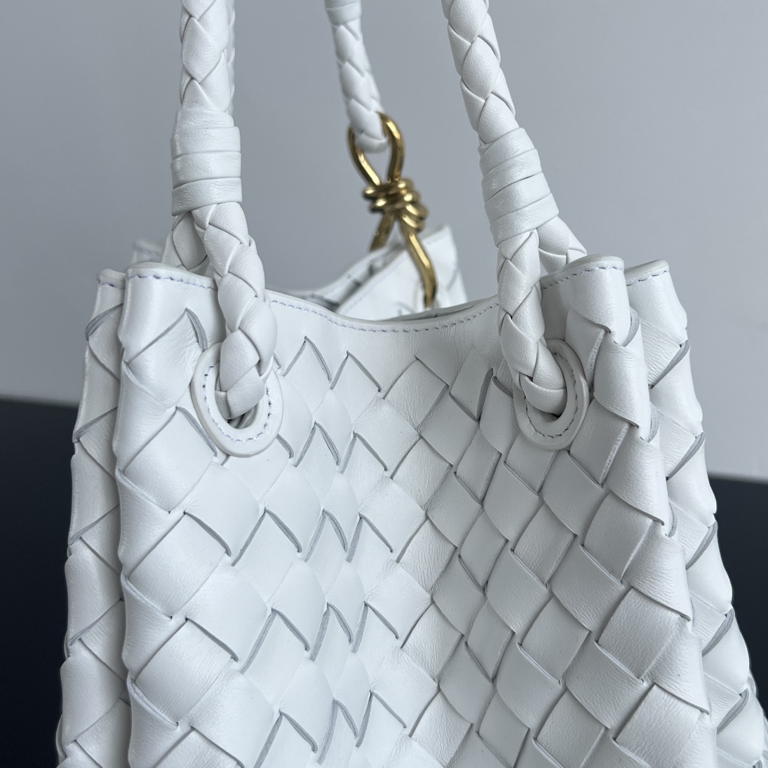 bo*te*ga Ve*ne*ta intrecciato tote-30x26x20cm