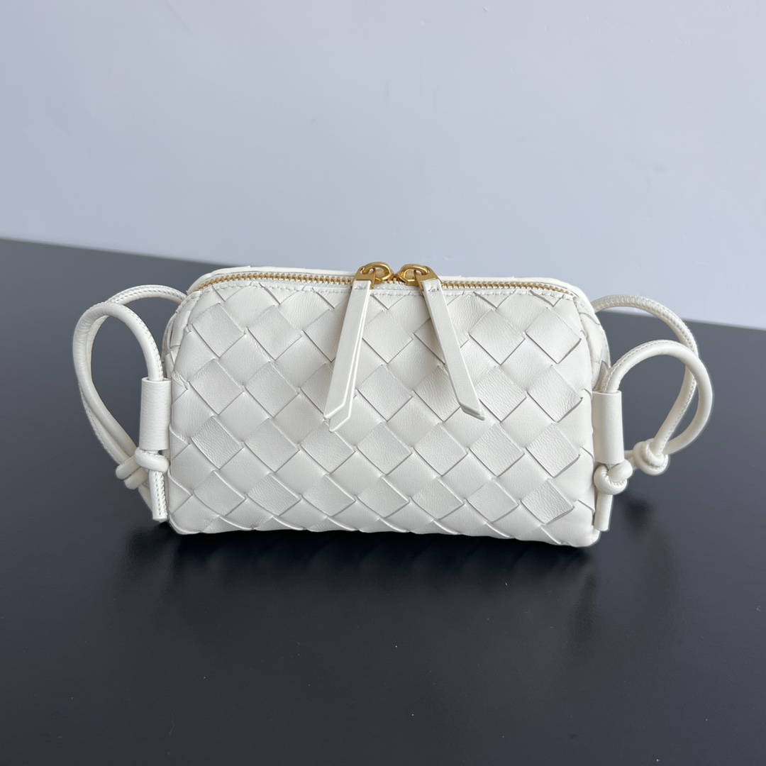 bo*te*ga Ve*ne*ta concert pouch -18.5*11.5*8.5cm
