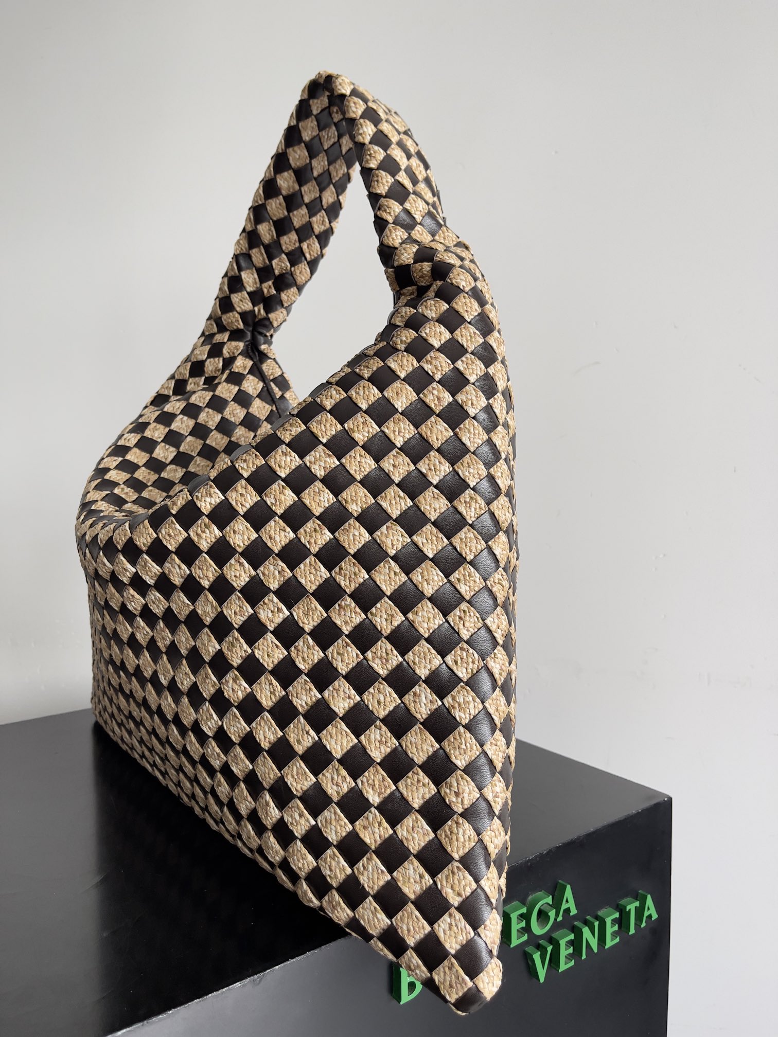 bo*te*ga Ve*ne*ta hop bag-53*24*13cm