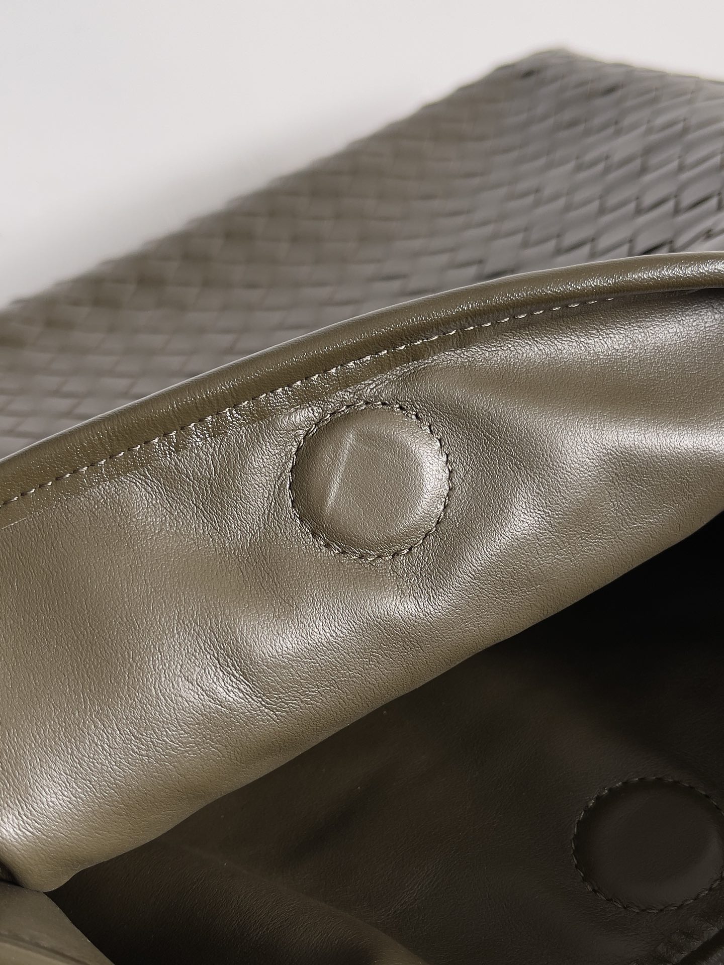 bo*te*ga Ve*ne*ta hop bag-53*24*13cm