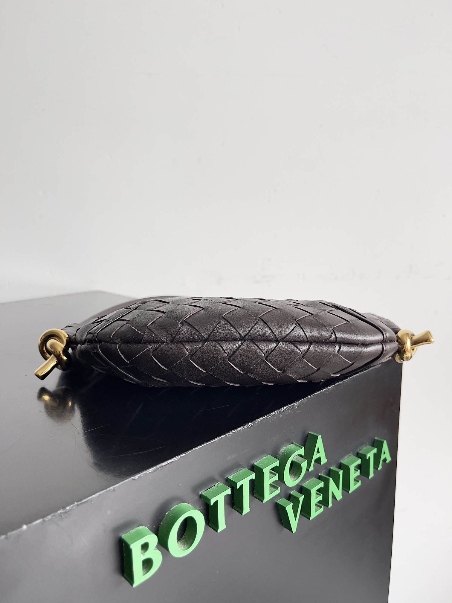 bo*te*ga Ve*ne*ta mini solstce bag-28*18*5cm