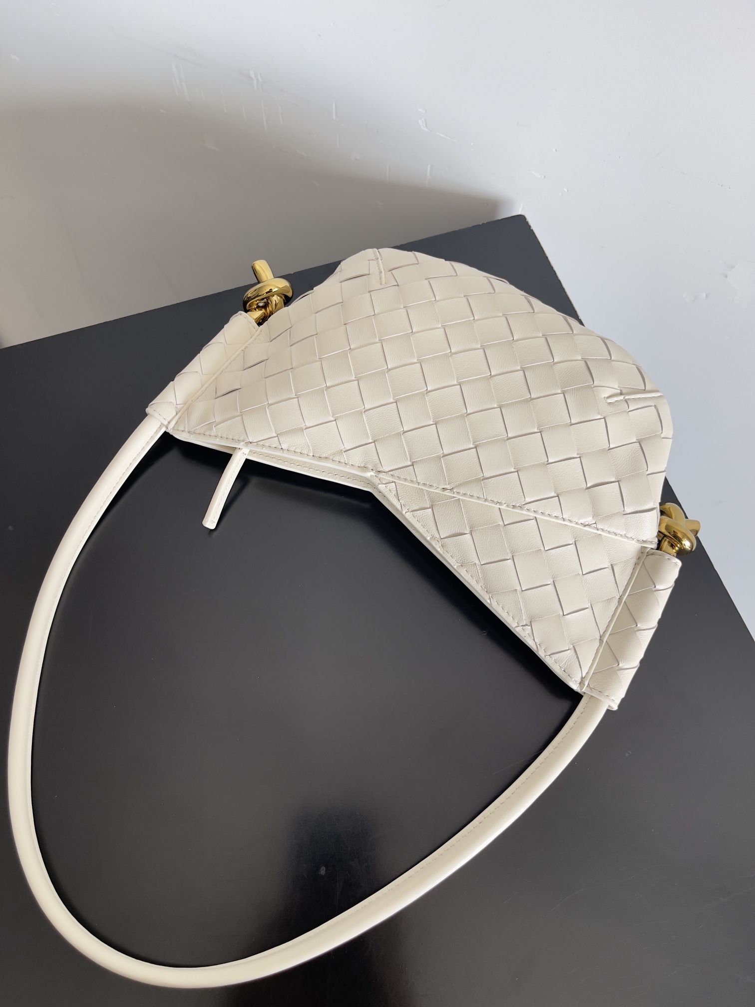bo*te*ga Ve*ne*ta mini solstce bag-28*18*5cm