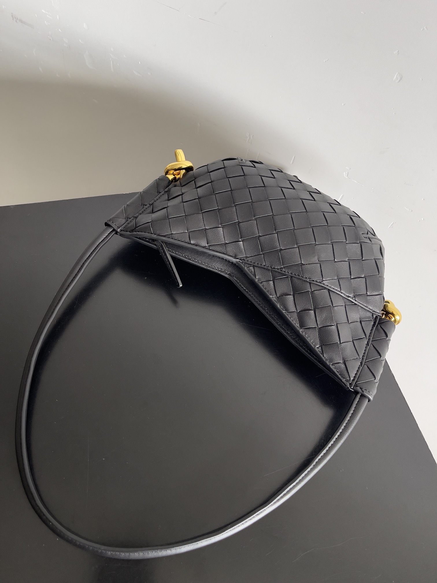 bo*te*ga Ve*ne*ta mini solstce bag-28*18*5cm