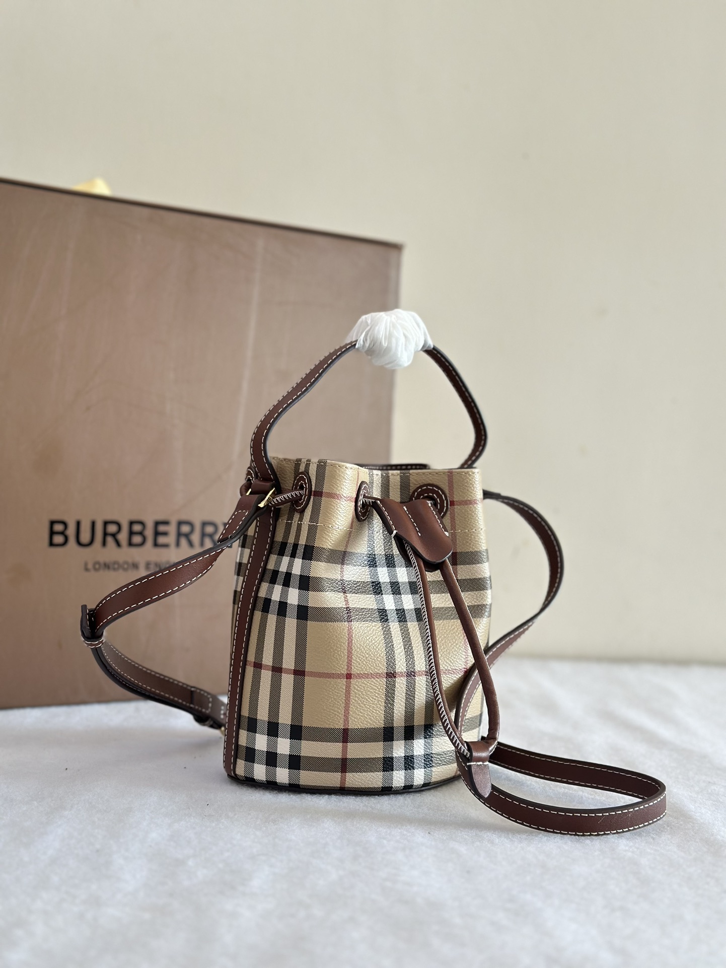 B**rry bucket-16.5 x 11 x 18.5cm