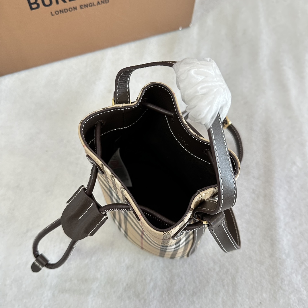B**rry bucket-16.5 x 11 x 18.5cm