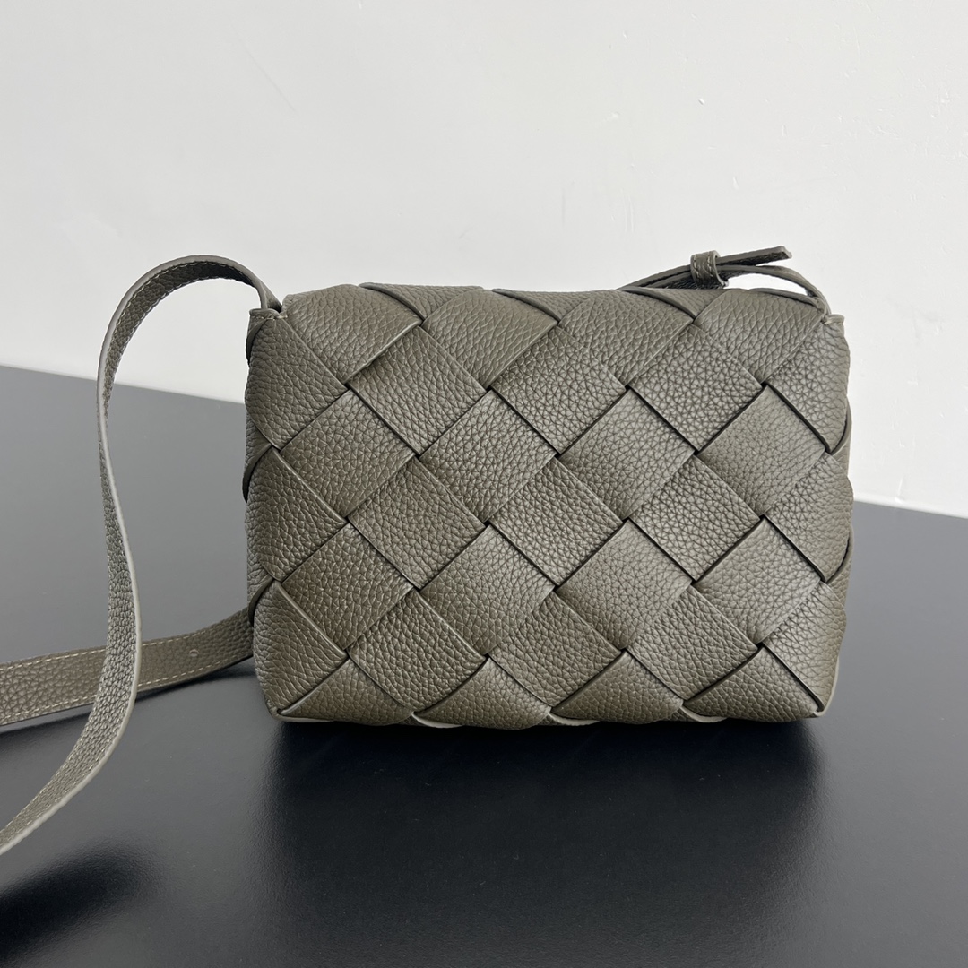 bo*te*ga Ve*ne*ta diago crossbody bag-22.5x16.5x5.5cm