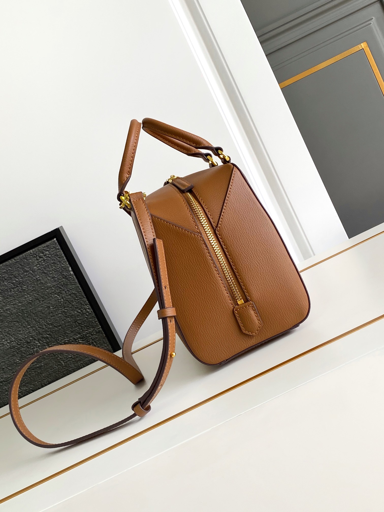 Givenchy Anyigona Cube Tote-13*19*22CM