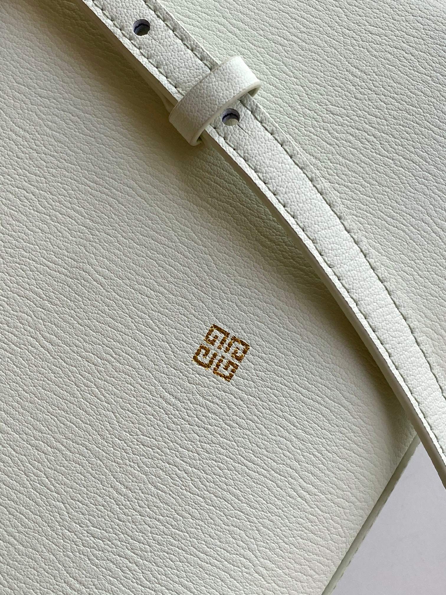 Givenchy Anyigona Cube Tote-13*19*22CM