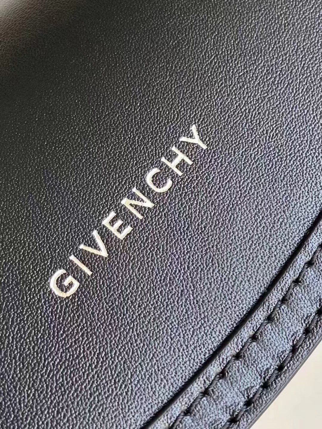 Givenchy Voyou Roller Bag-25*10*13CM