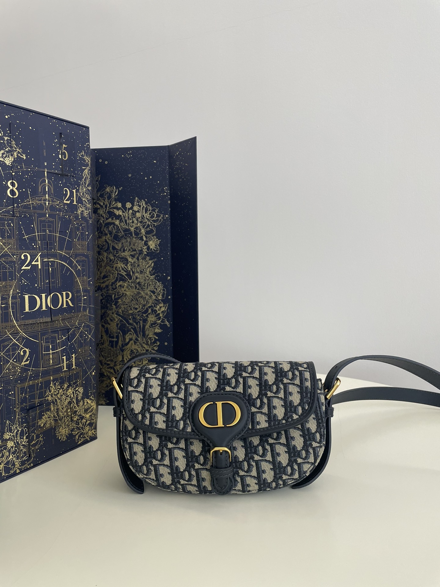 Di0r Bobby East-West-21*5*12CM