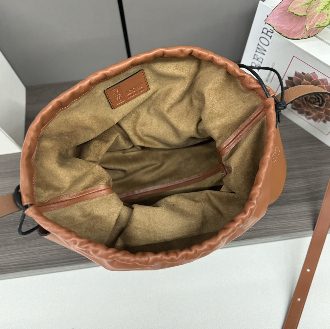 Lowee Debossed Textured Bag-38*18*17CＭ