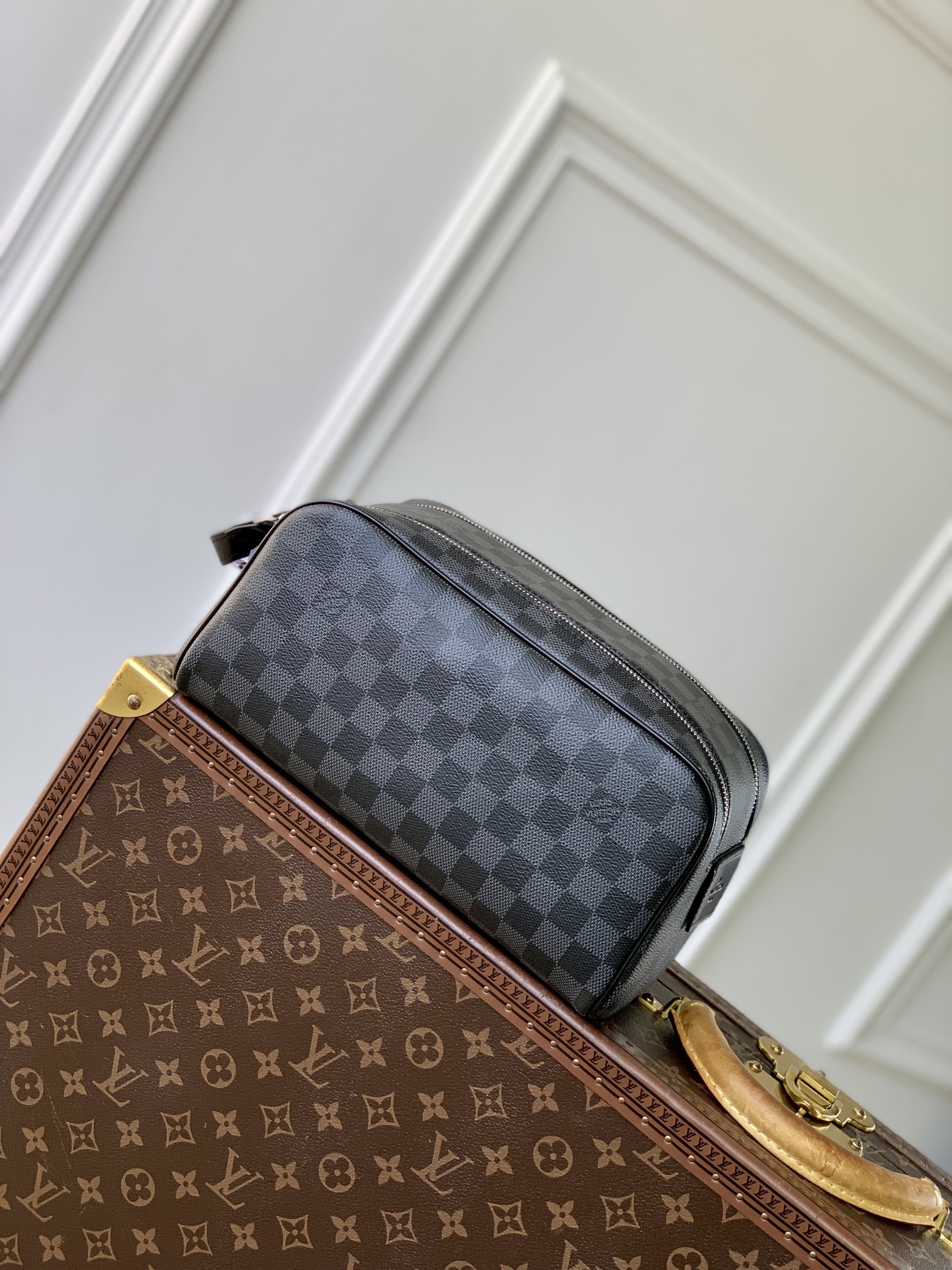 l0vis Vvtt0n toilet pouch -28x16x13cm