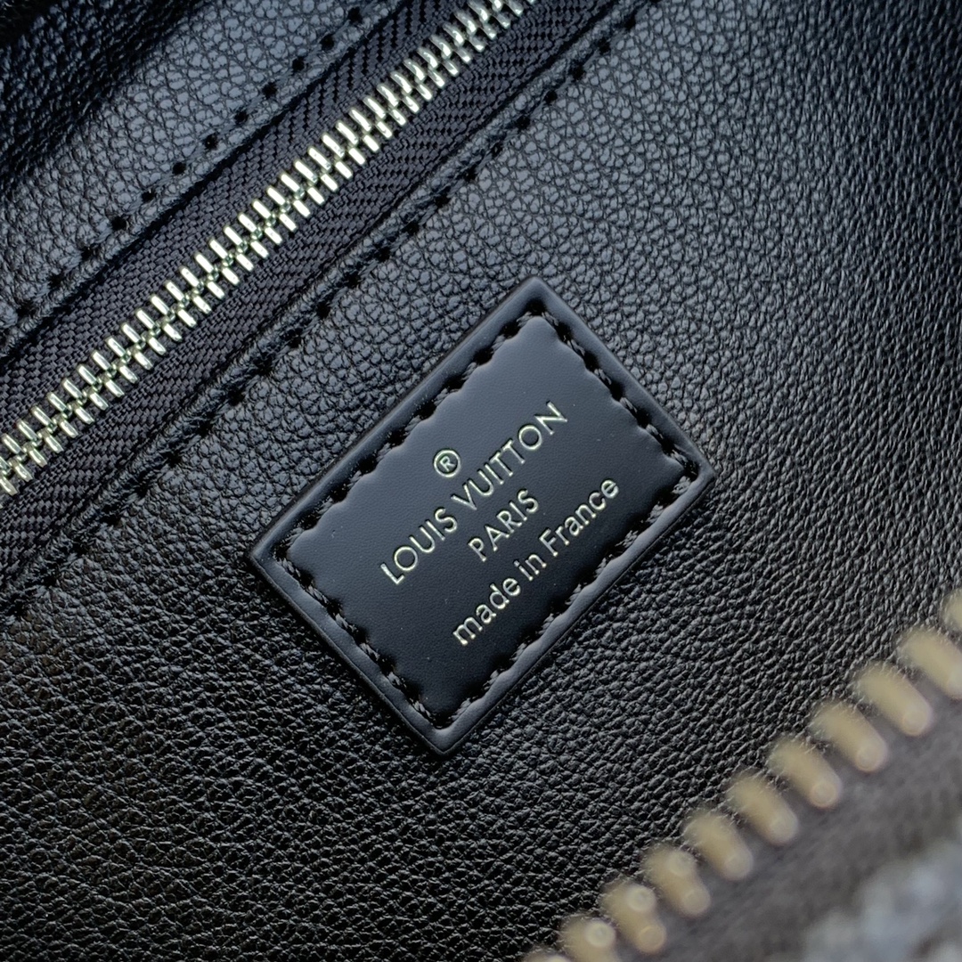 l0vis Vvtt0n toilet pouch -28x16x13cm