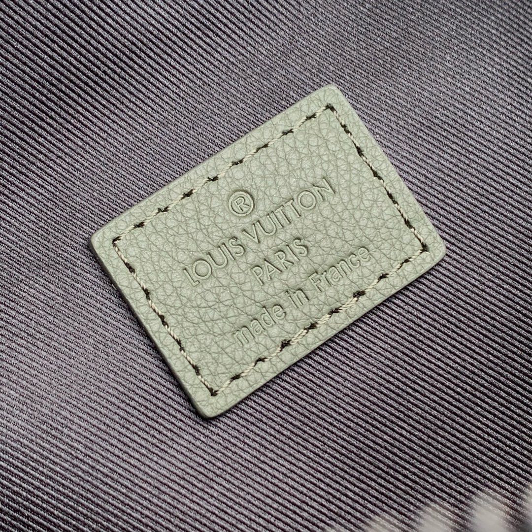 l0vis Vvtt0n discovery bumbag-44 x 15 x 9cm