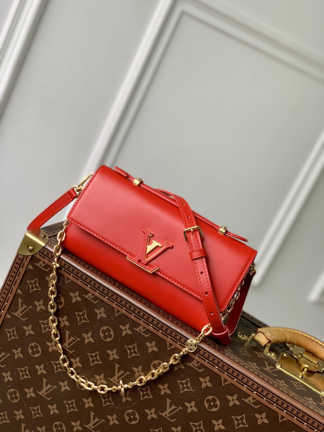 l0vis Vvtt0n wallet on chain capucines m12143-12 x 4 x 23cm