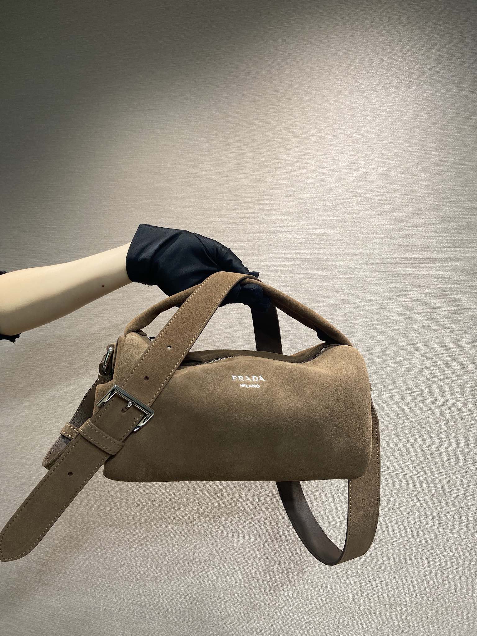 Pra*a nappa leather shoulder bag -2vh188-24*11*11cm