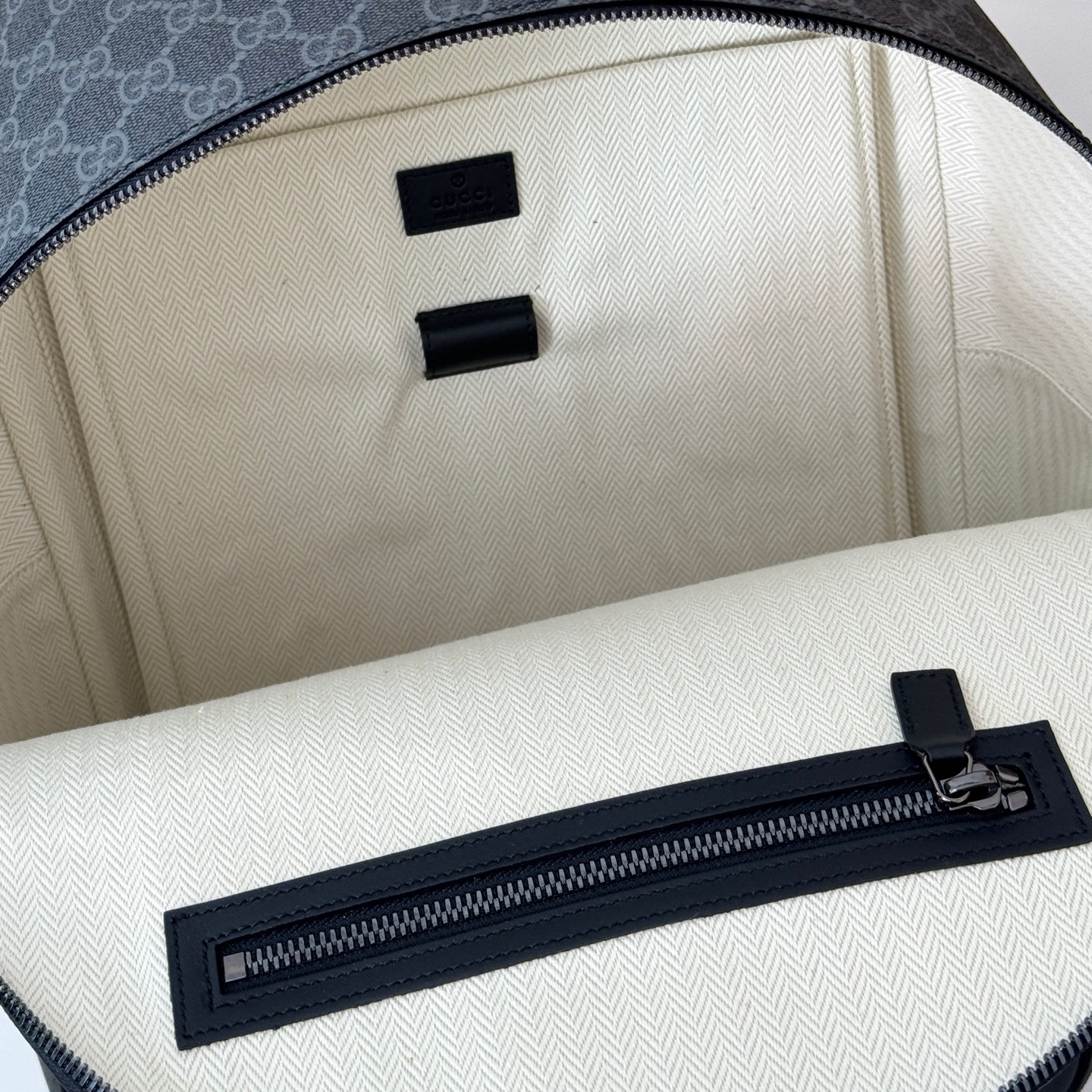 Gvc*1 backpack-31.5*41*14.5cm