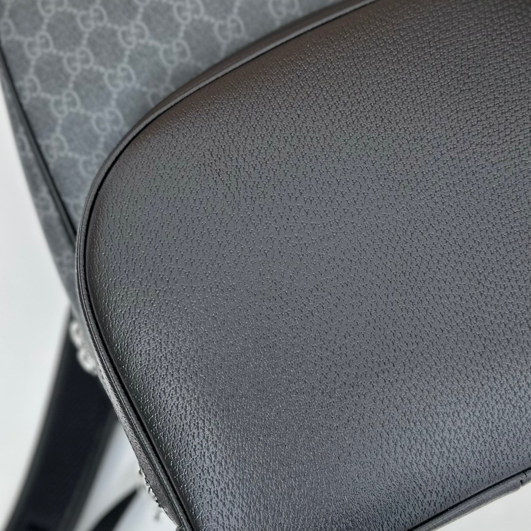 Gvc*1 backpack-40*29*14cm