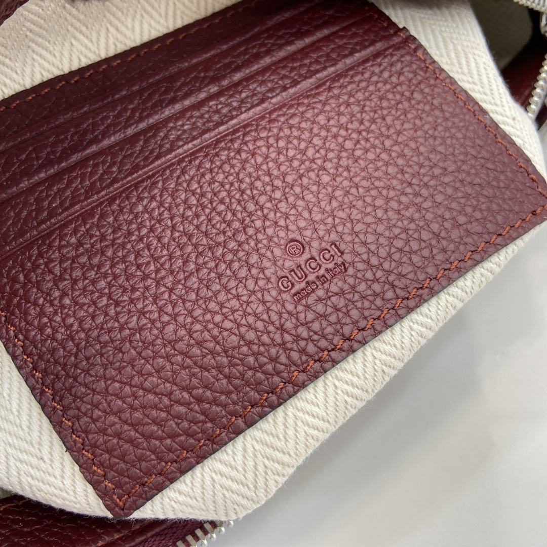 Gvc*1 Gvc*1 body bag-23 x 18.5 x 2 cm