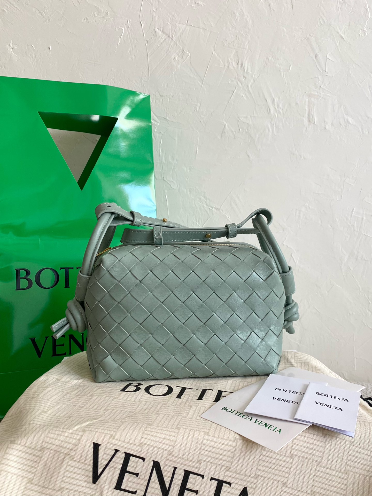 b0tt*ga Ven*ta loop lindy bag-21×13×13cm