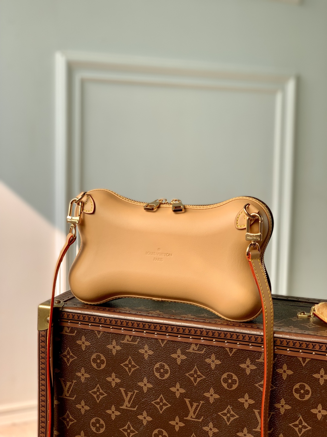 l0vis Vvtt0n bone bag-14 x 6 x 24cm