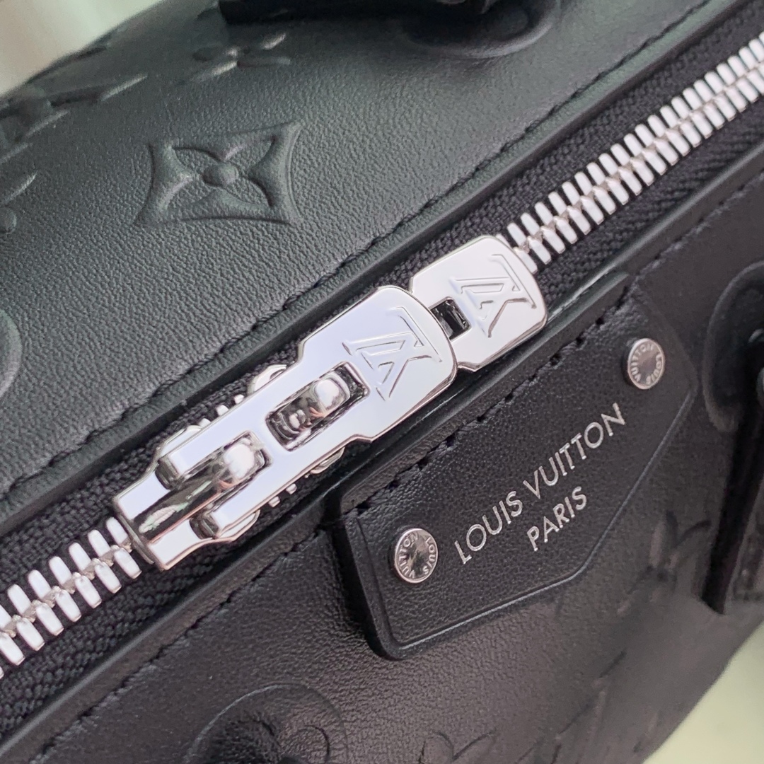 l0vis Vvtt0n speedy 20 bag -20x14×12cm