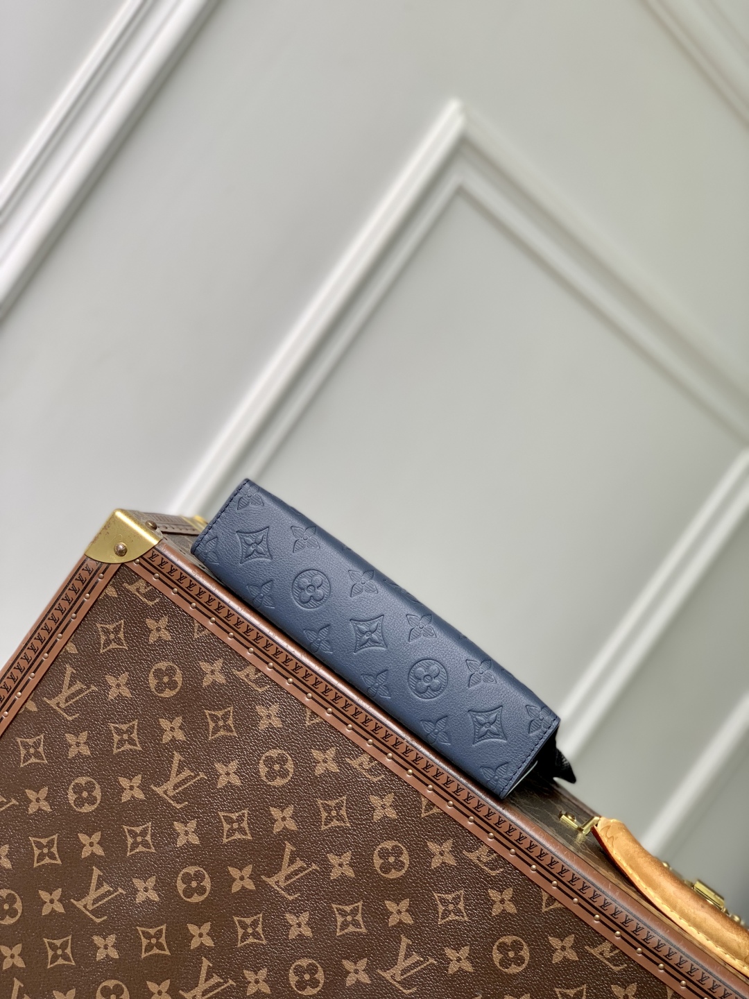 l0vis Vvtt0n m81115 gaston wearable wallet -22*14.5*4.5m