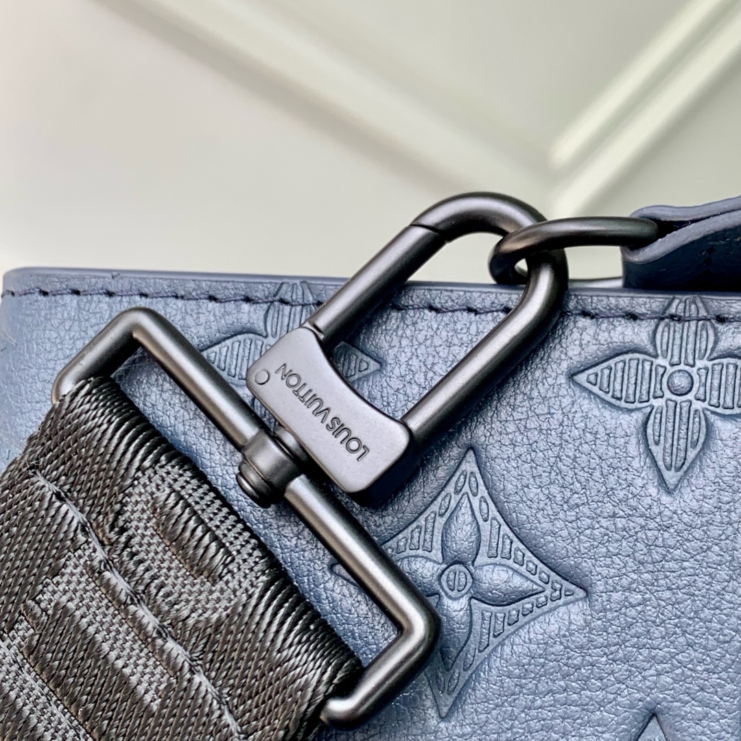 l0vis Vvtt0n m81115 gaston wearable wallet -22*14.5*4.5m