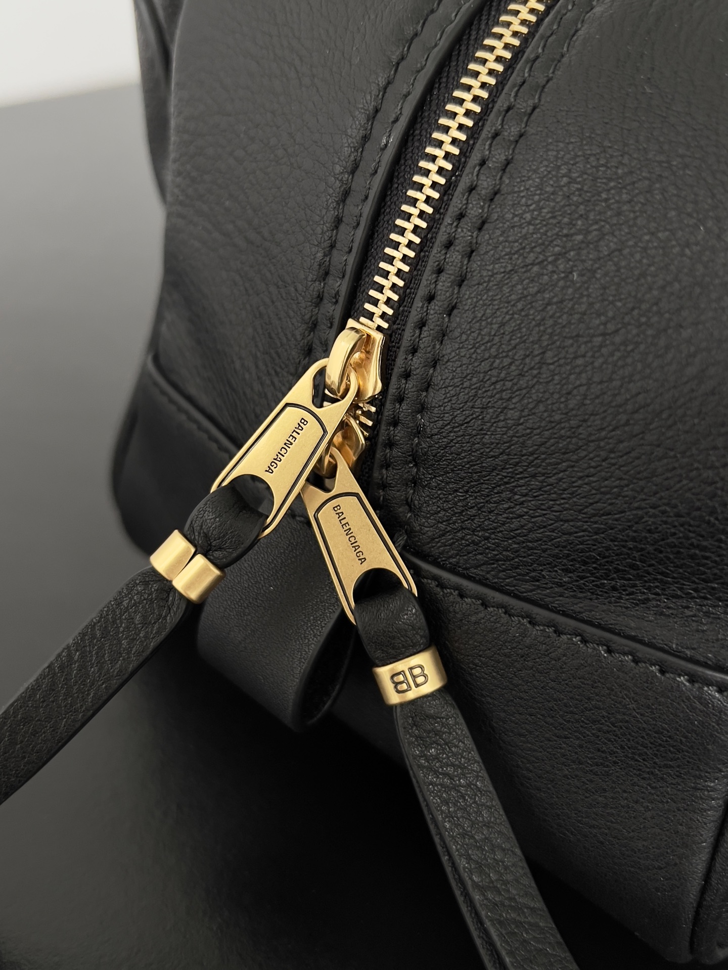 Ba1en*iaga carrie bag-30.9*11.9*11.9cm