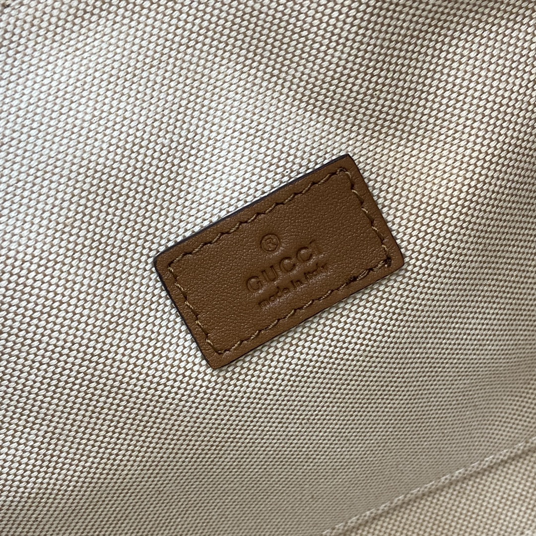 Gvc*1 body shoulder bag-42*36*2cm