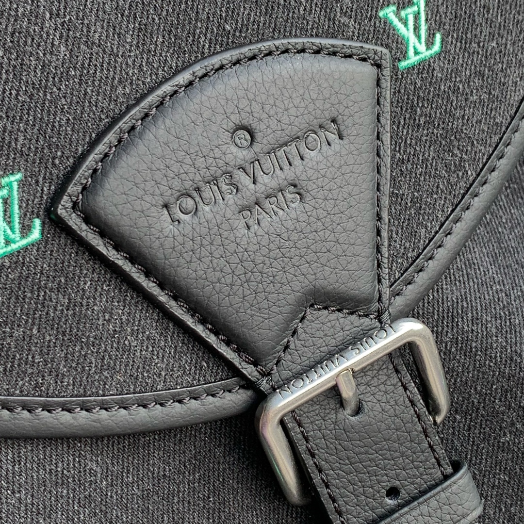 l0vis Vvtt0n montsouris backpack-32 x 40 x 19cm