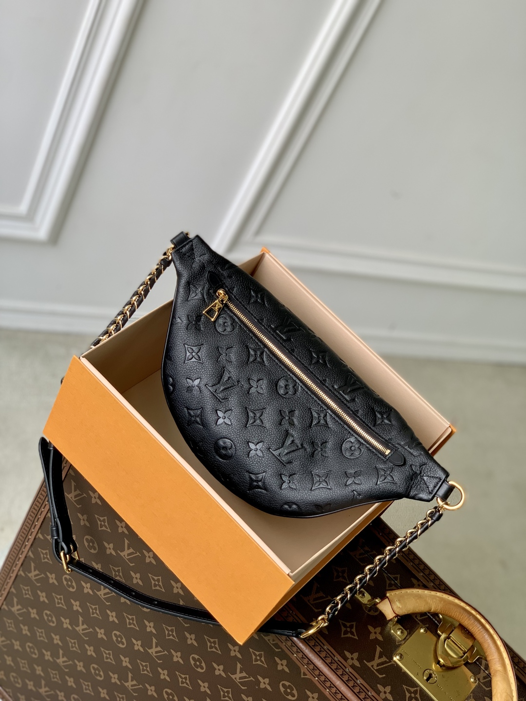 l0vis Vvtt0n high rise bumbag-31 x 15 x 6cm