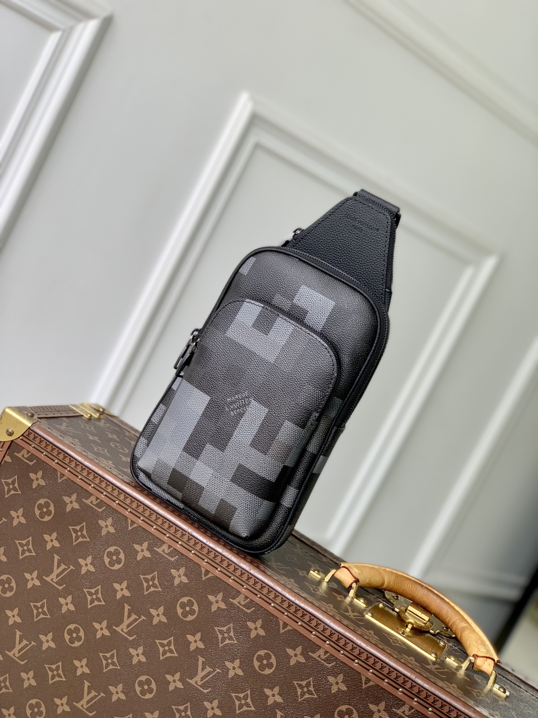 l0vis Vvtt0n avenue bag-16 x 33 x 5.7cm