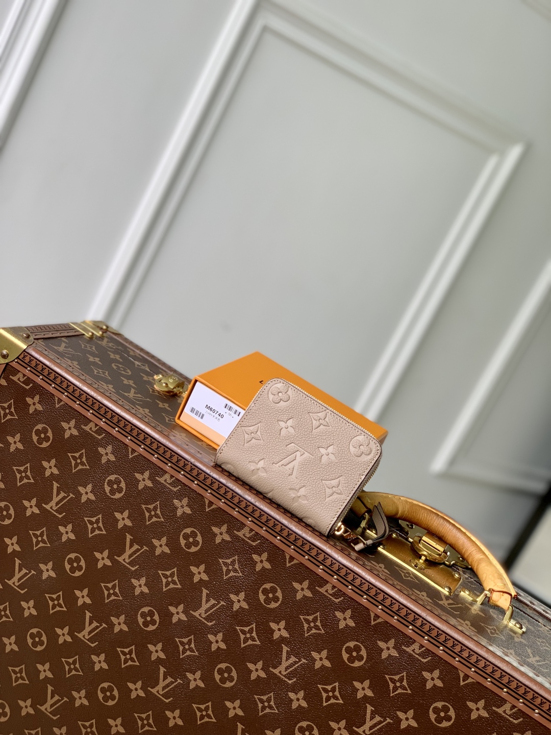 l0vis Vvtt0n wallet-11 x 8 x 1cm