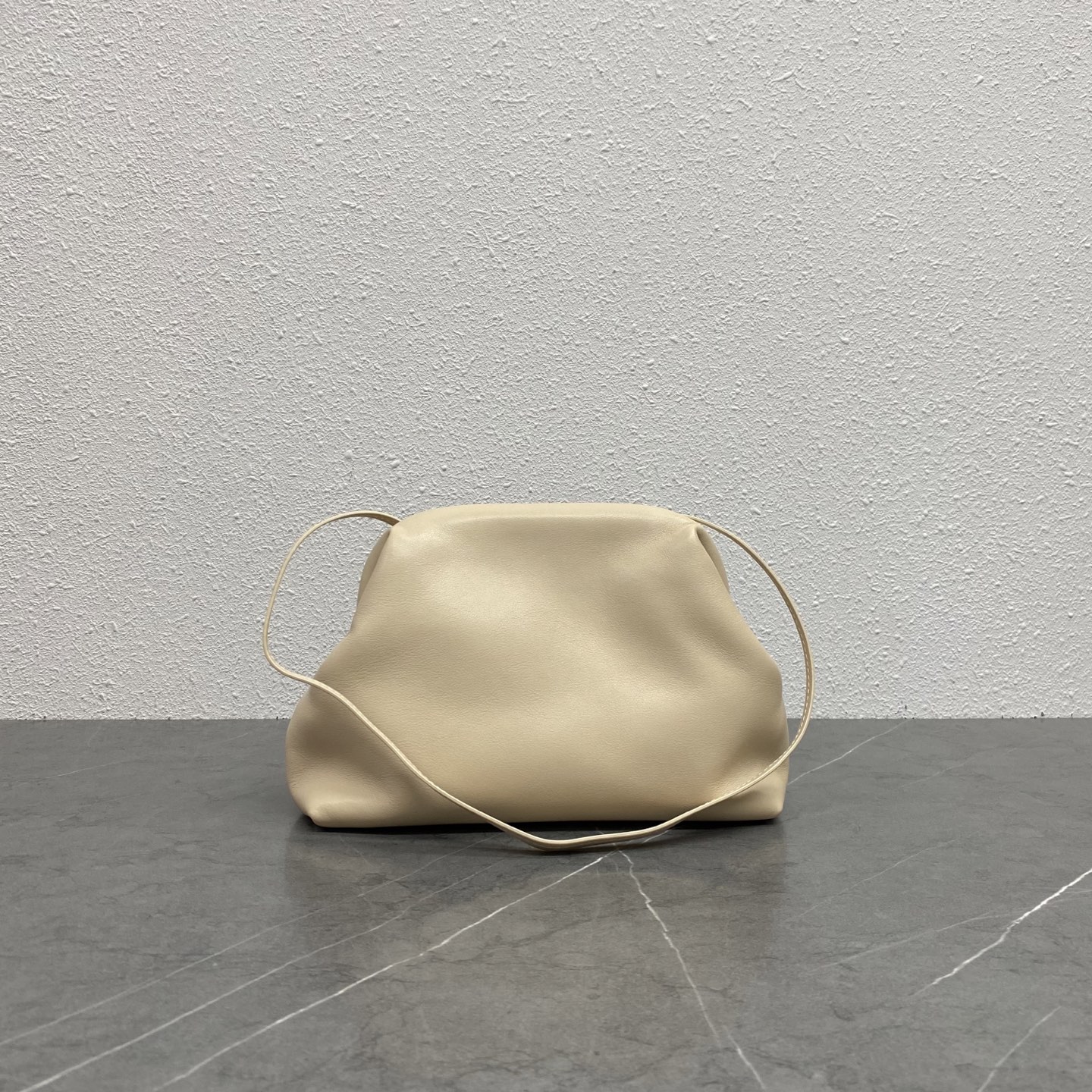 The R0w mira clutch bag-25x17x7cm